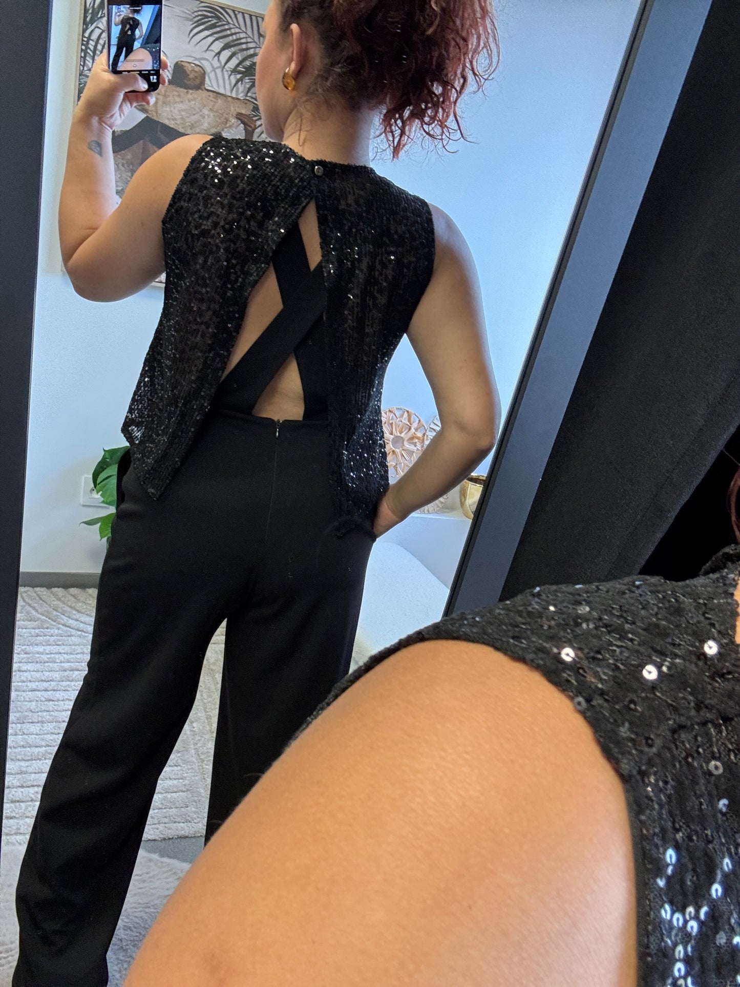 Combinaison noire à sequins — L’élégance scintillante