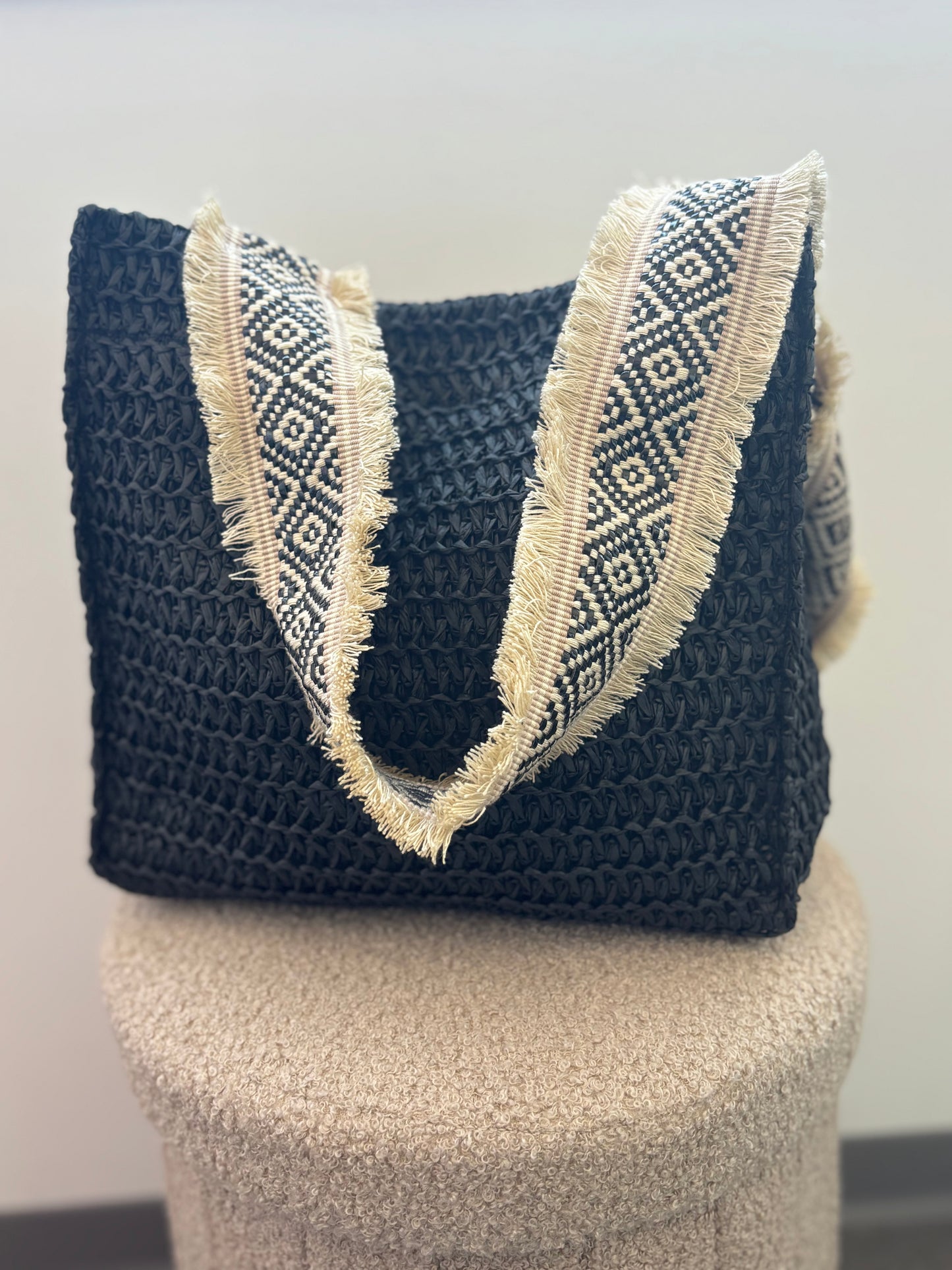 Sac cabas tressé noir – Esprit bohème chic