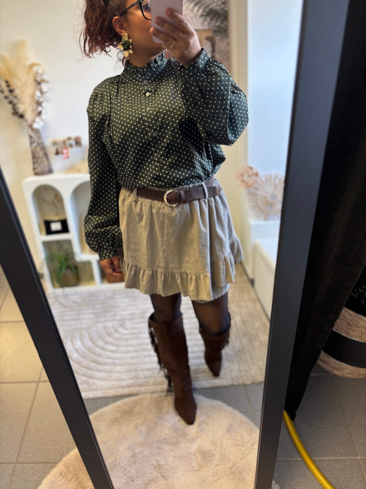 🌿 Chemise verte à pois col montant