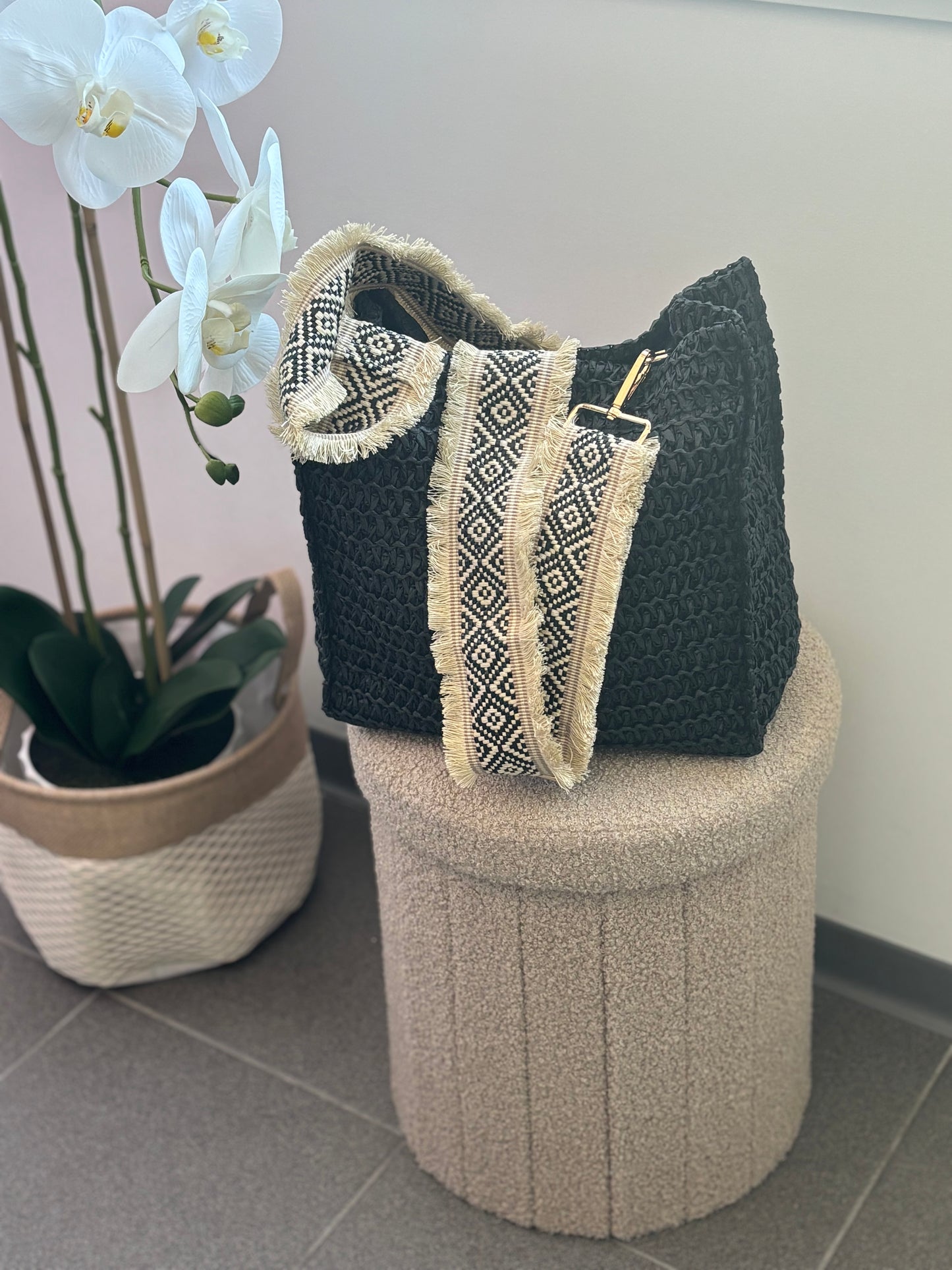 Sac cabas tressé noir – Esprit bohème chic