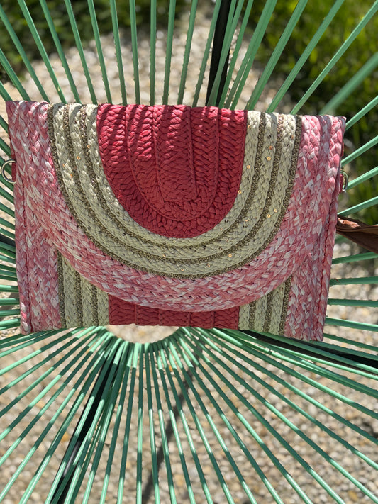 Pochette tressée rose