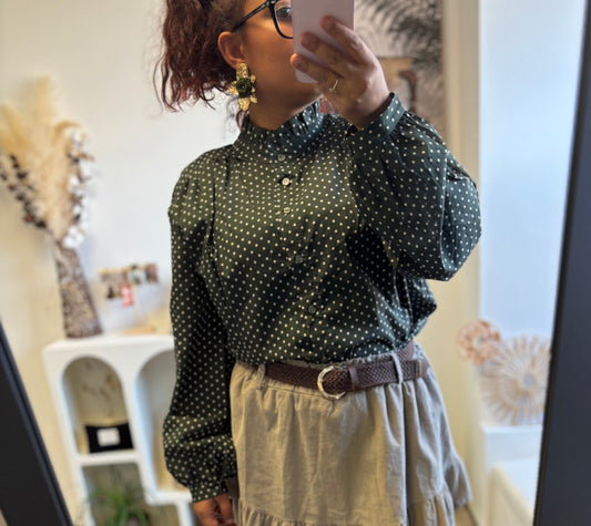 🌿 Chemise verte à pois col montant