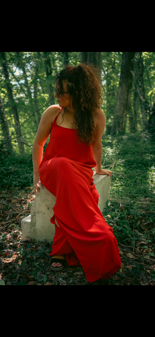 Robe Longue Rouge – Élégance & Caractère